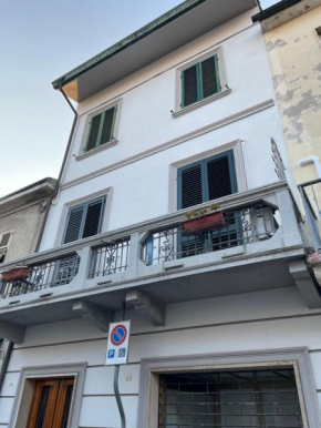 Casa tipica Viareggina in centro su tre piani, 